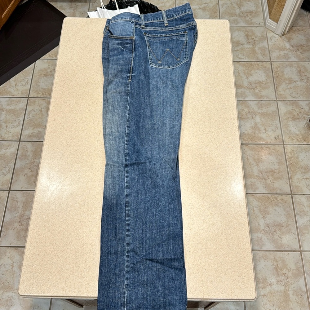 Men’s Wrangler Retro 36x34 Jeans!